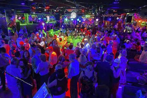 discotecas en madrid para mayores de 40|Las mejores discotecas para gente mayor en Madrid